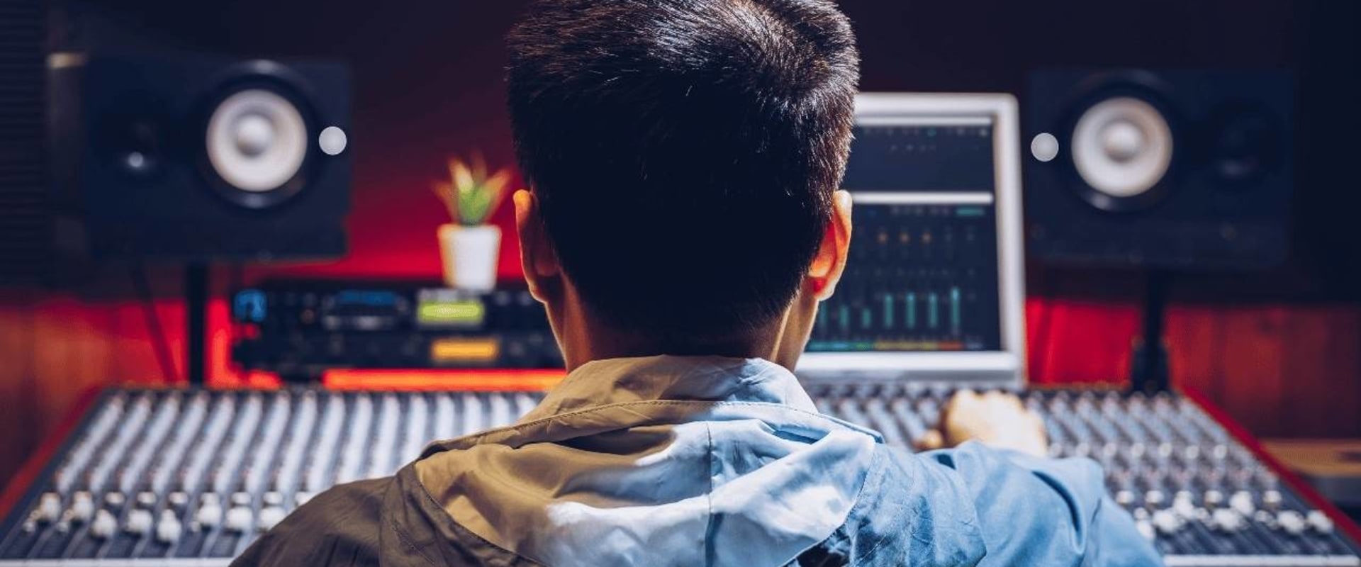 Creating Basslines and Melodies: A Complete Guide to House Music Production