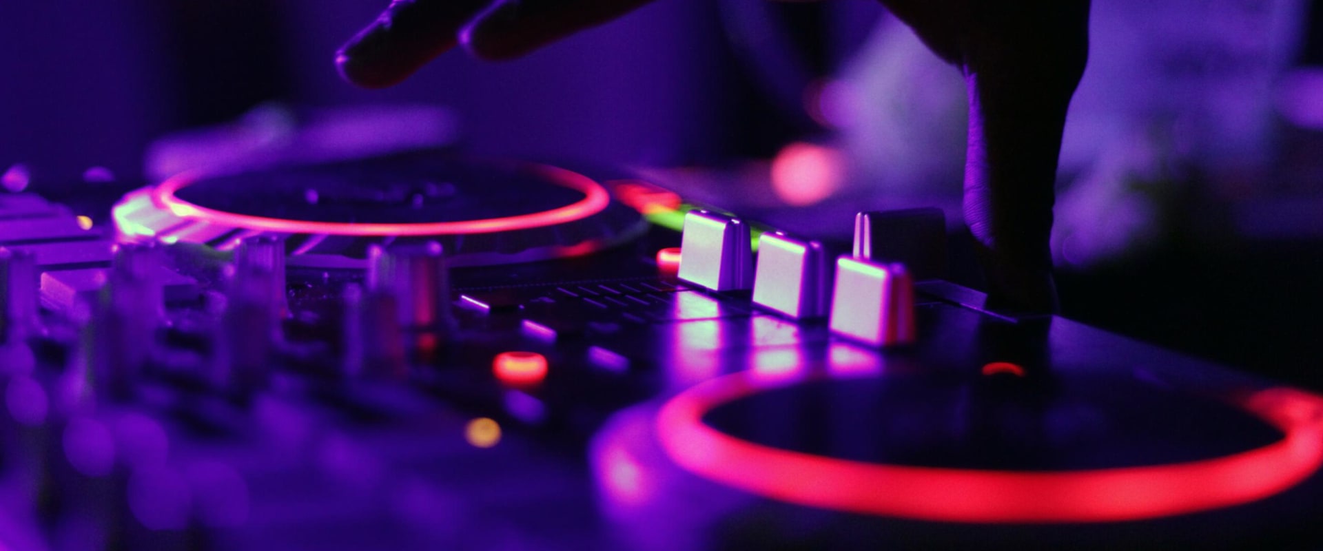 Discover the Legendary Warehouse in Chicago: Your Ultimate Guide to House Music Clubs