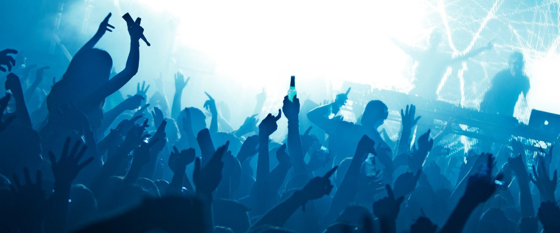 A Complete Look at Famous Deep House Labels and Artists