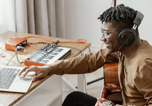 A Comprehensive Look at Software Programs and DAWs for House Music Production